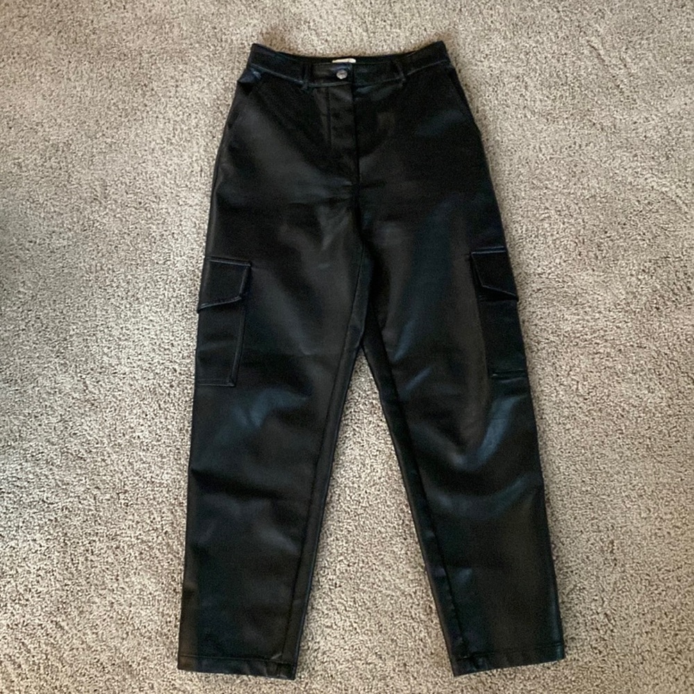 Aritzia Modern Cargo Pants Black sz 2